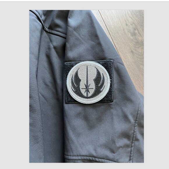 Logitech G Hero Softshell Jacket Men's Size L Black Outdoor Activewear NWT - Picture 9 of 12